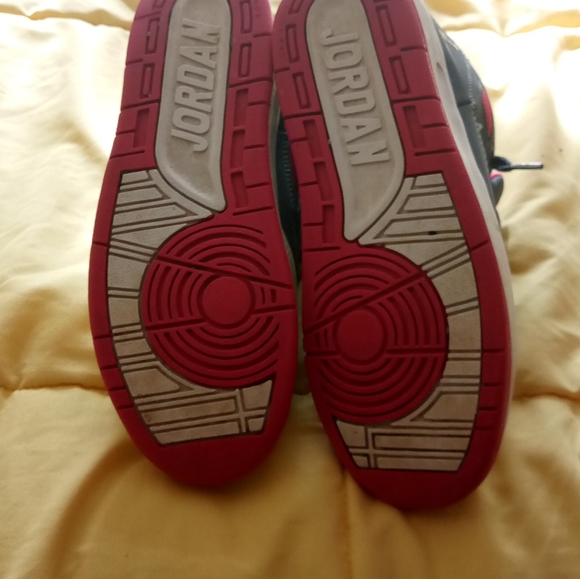 Nice pair of shoe - Picture 2 of 3